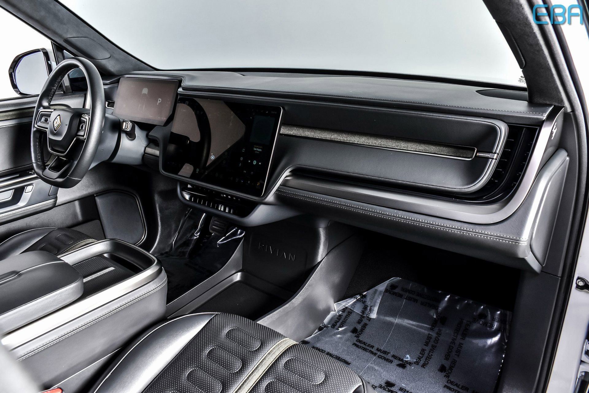 Used 2025 Rivian R1S Adventure image 24