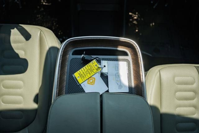 Used 2023 Rivian R1S Launch Edition image 10