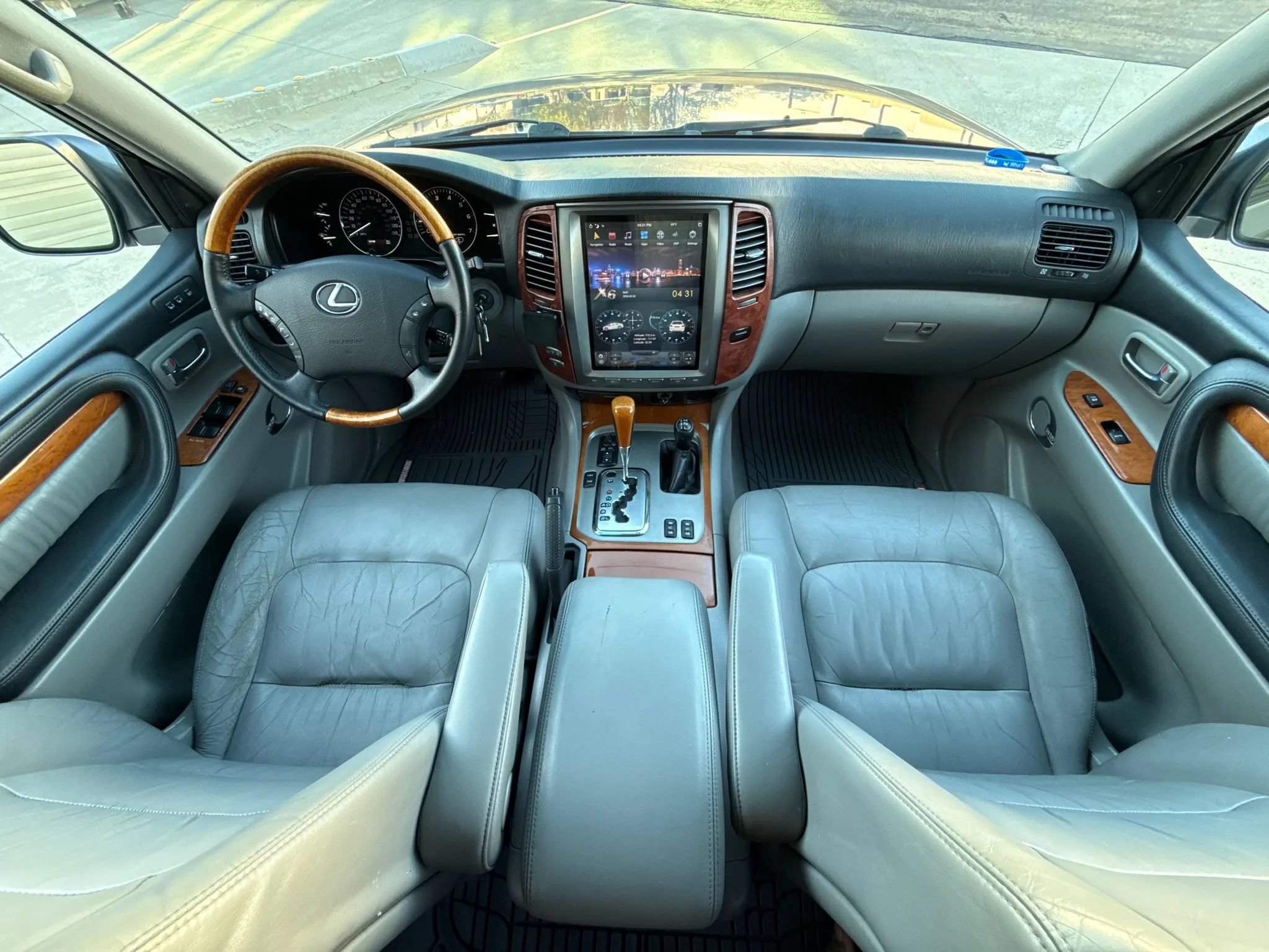 Used 2005 Lexus LX 470 4WD image 20