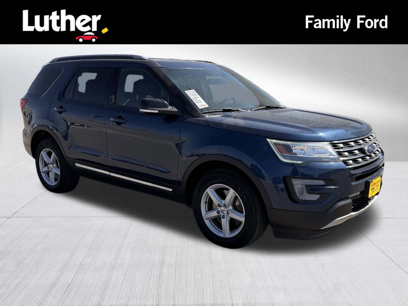 Used 2017 Ford Explorer XLT w/ Equipment Group 202A AWD/4WD image 1
