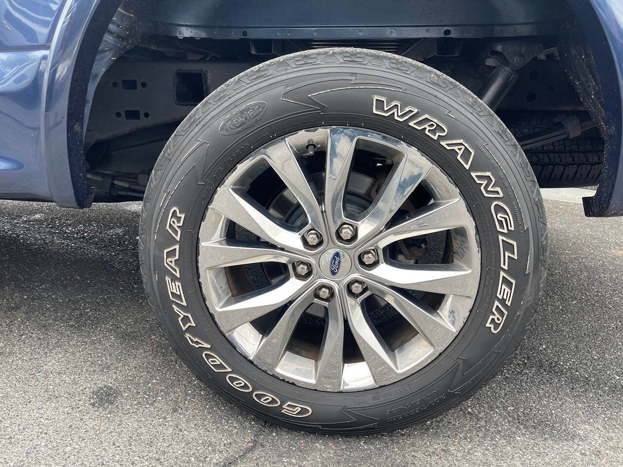 Used 2017 Ford F150 Lariat w/ Equipment Group 502A Luxury image 16