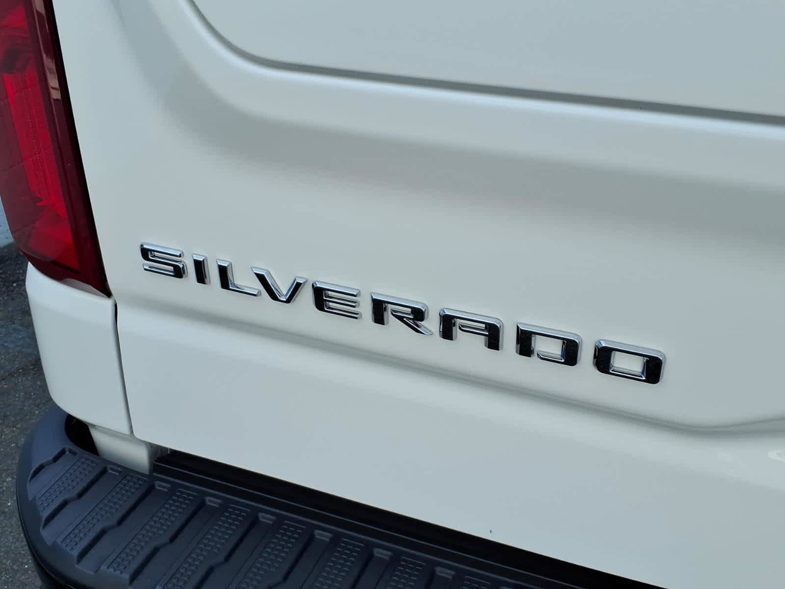 Used 2025 Chevrolet Silverado 1500 LT Trail Boss w/ LT Trail Boss Premium Package AWD/4WD image 18