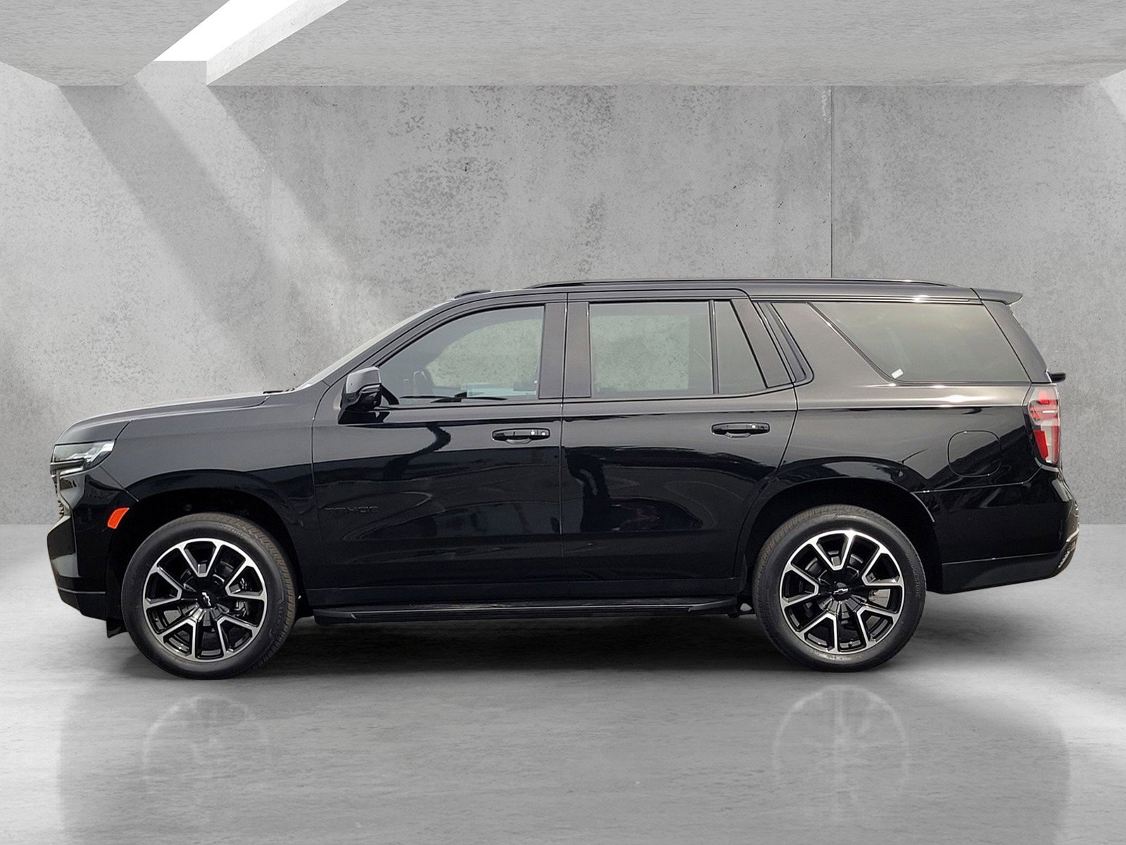 Used 2022 Chevrolet Tahoe RST w/ Luxury Package image 7