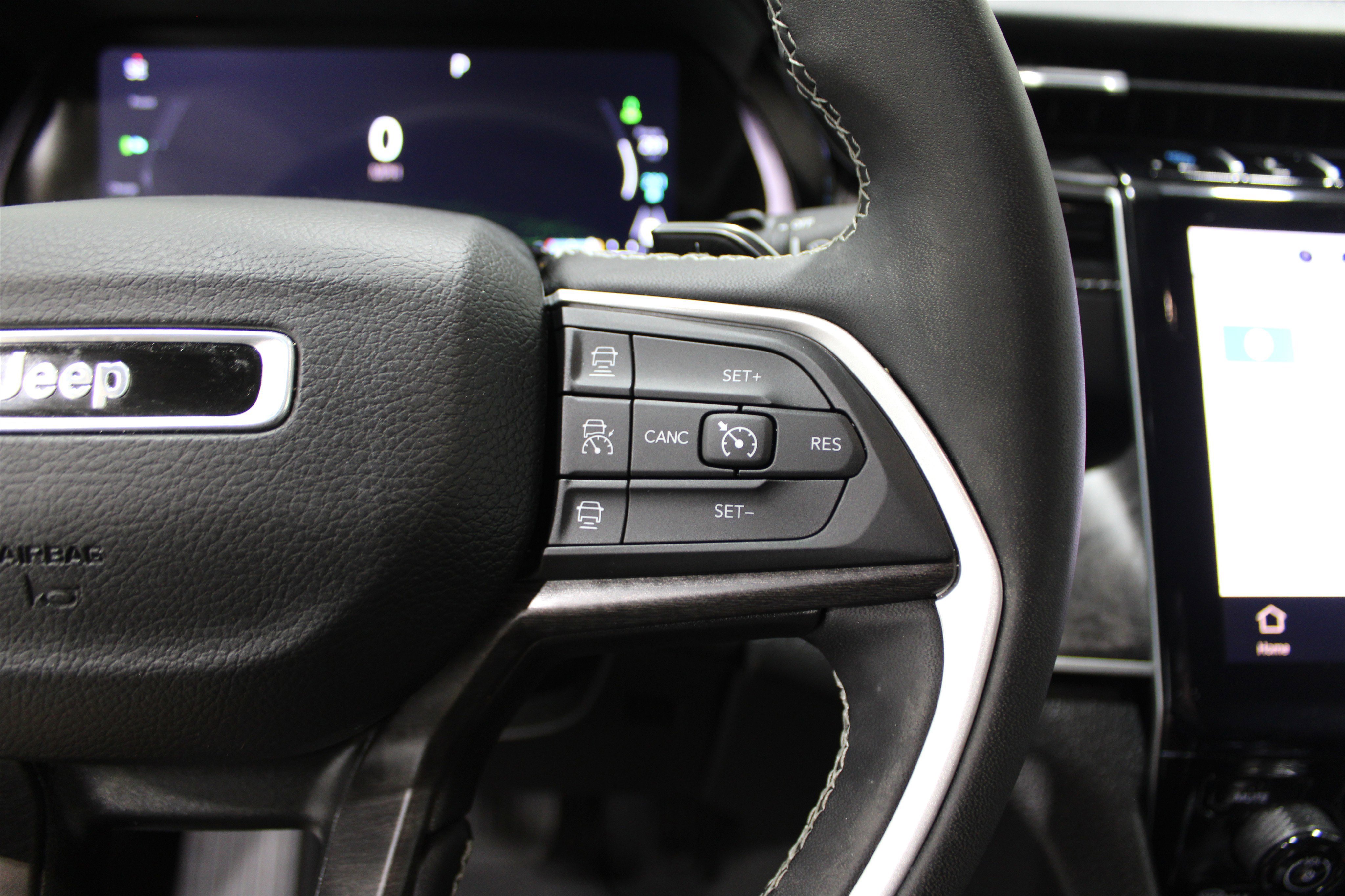 Used 2022 Jeep Grand Cherokee Limited 4xe image 12