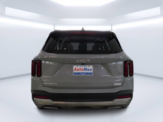 Used 2026 Kia Sorento S w/ S Panoramic Sunroof Package FWD image 4