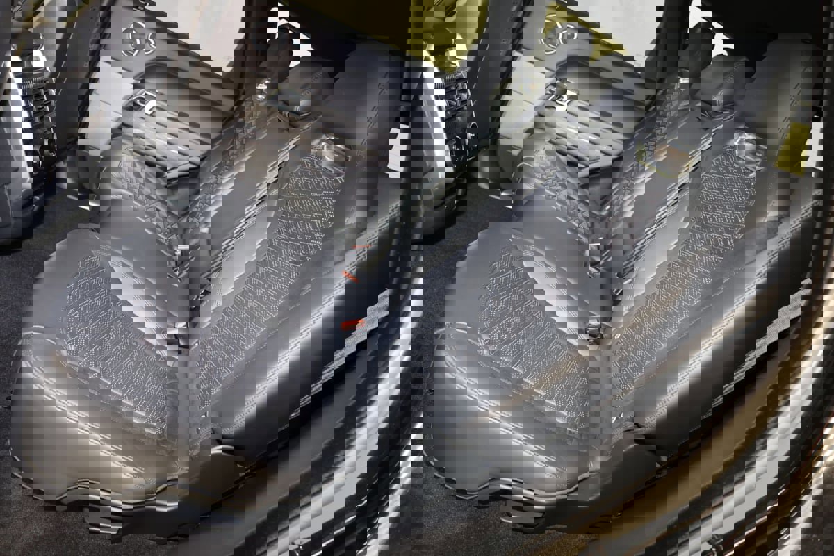 Used 2018 Land Rover Range Rover Sport SVR image 11