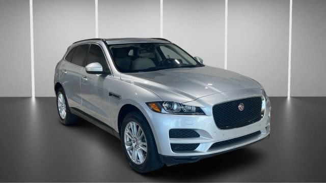 Used 2017 Jaguar F-PACE Prestige AWD/4WD image 2