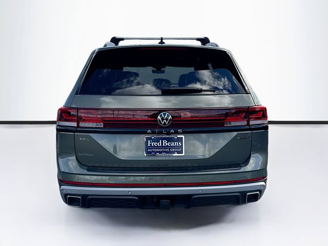 Used 2024 Volkswagen Atlas Peak Edition SEL image 7