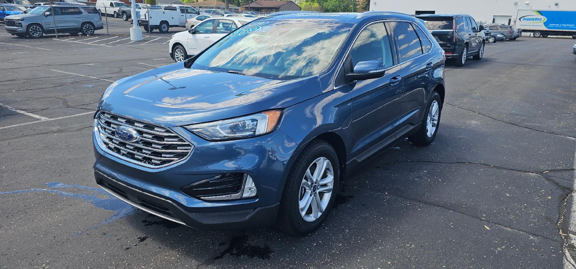 Used 2019 Ford Edge SEL w/ Equipment Group 201A AWD/4WD image 3