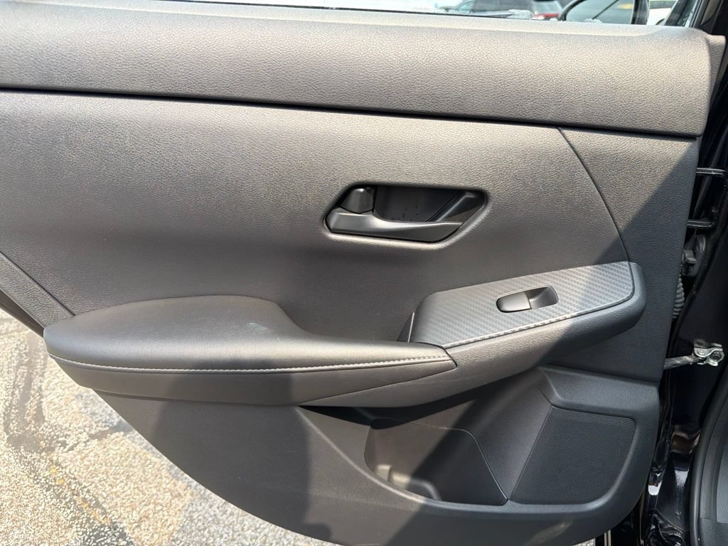Used 2025 Nissan Sentra SV FWD image 15