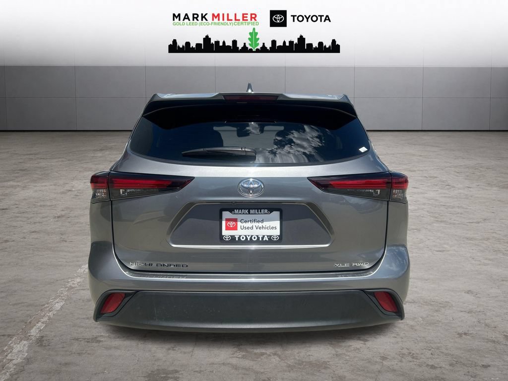 Certified 2025 Toyota Highlander XLE AWD/4WD image 4