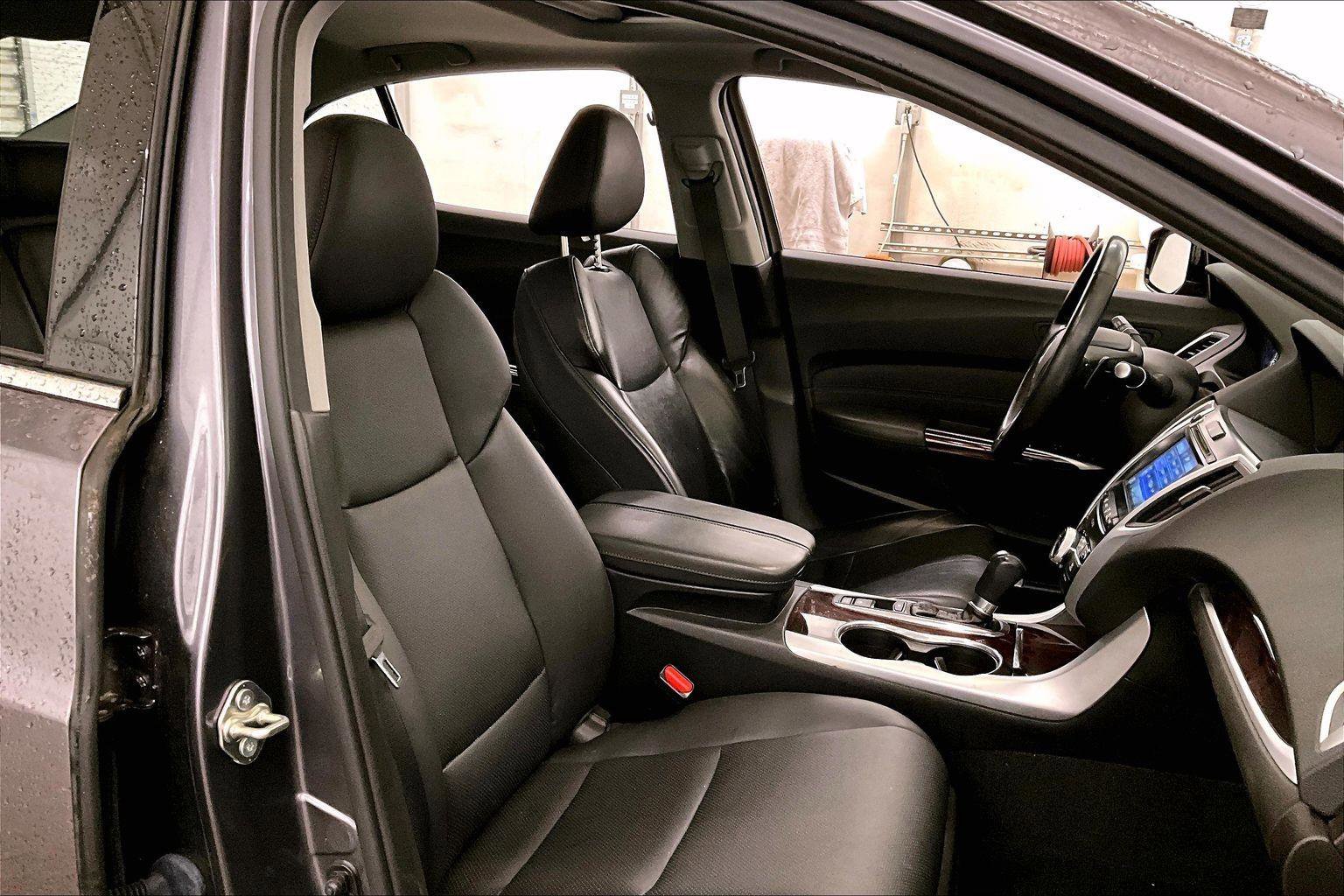 Used 2017 Acura TLX w/ Technology Package image 7