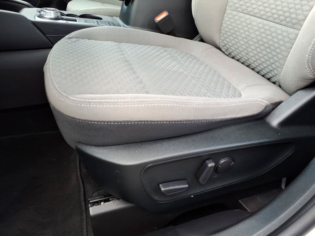 Used 2022 Ford Escape SE w/ SE Sport Appearance Package AWD/4WD image 18