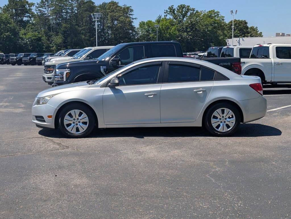 Used 2014 Chevrolet Cruze LS FWD image 5