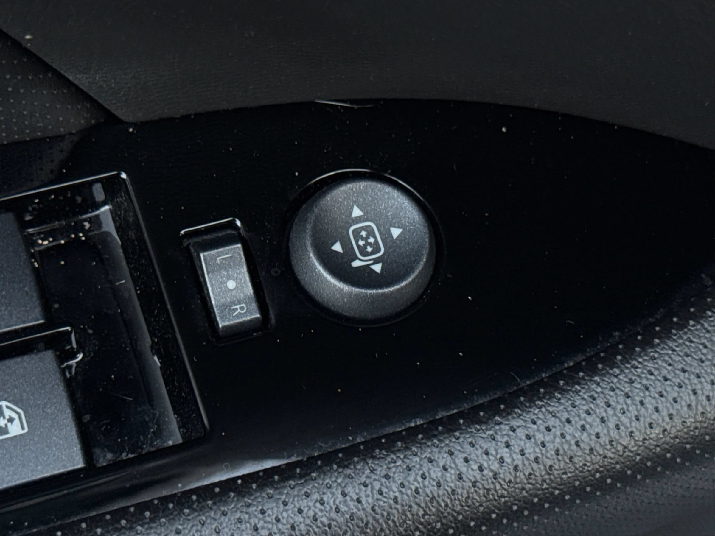 Used 2013 Cadillac XTS Premium FWD image 40