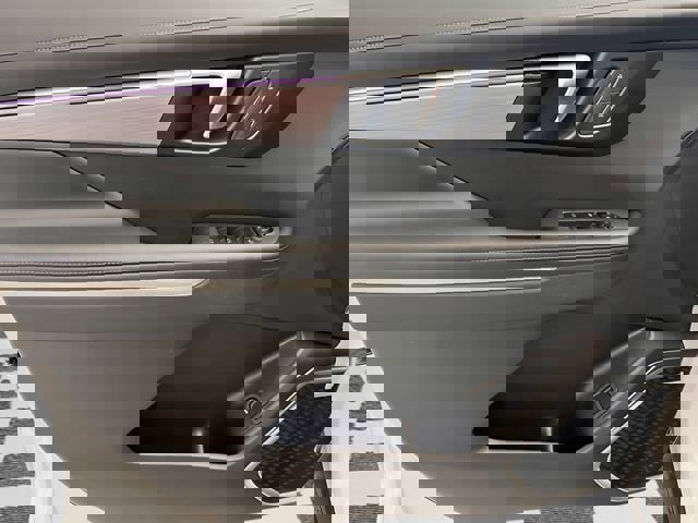 Used 2025 Buick Enclave Preferred image 19