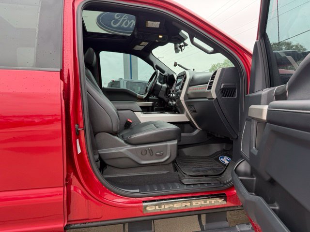 Used 2022 Ford F350 Lariat w/ Black Appearance Package AWD/4WD image 12