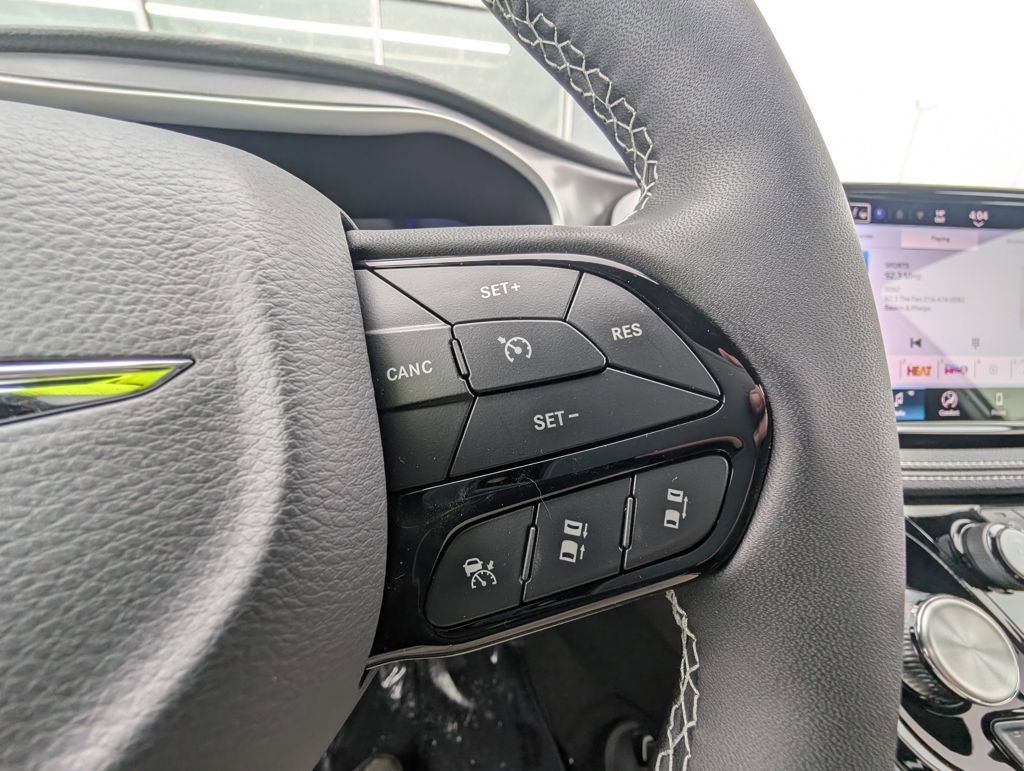 New 2026 Chrysler Pacifica Select w/ S Appearance Package image 25