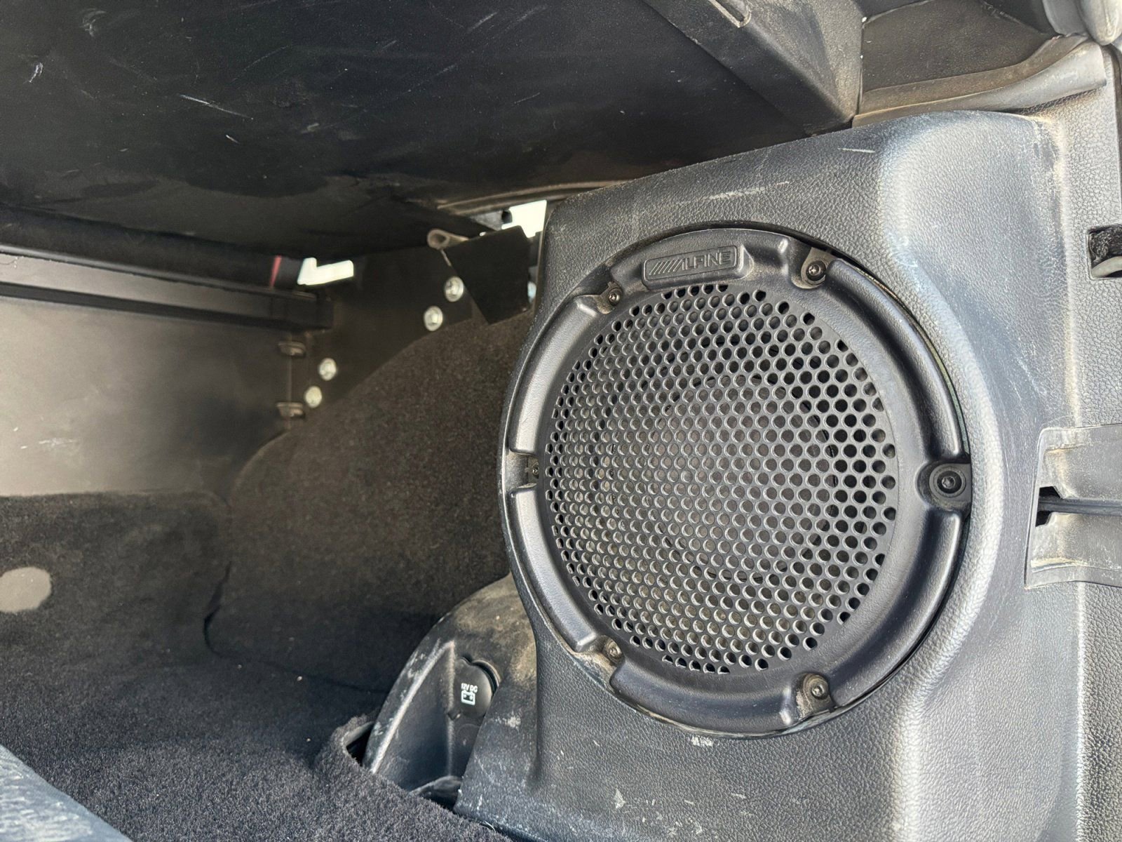 Used 2013 Jeep Wrangler Unlimited Rubicon w/ Connectivity Group image 18