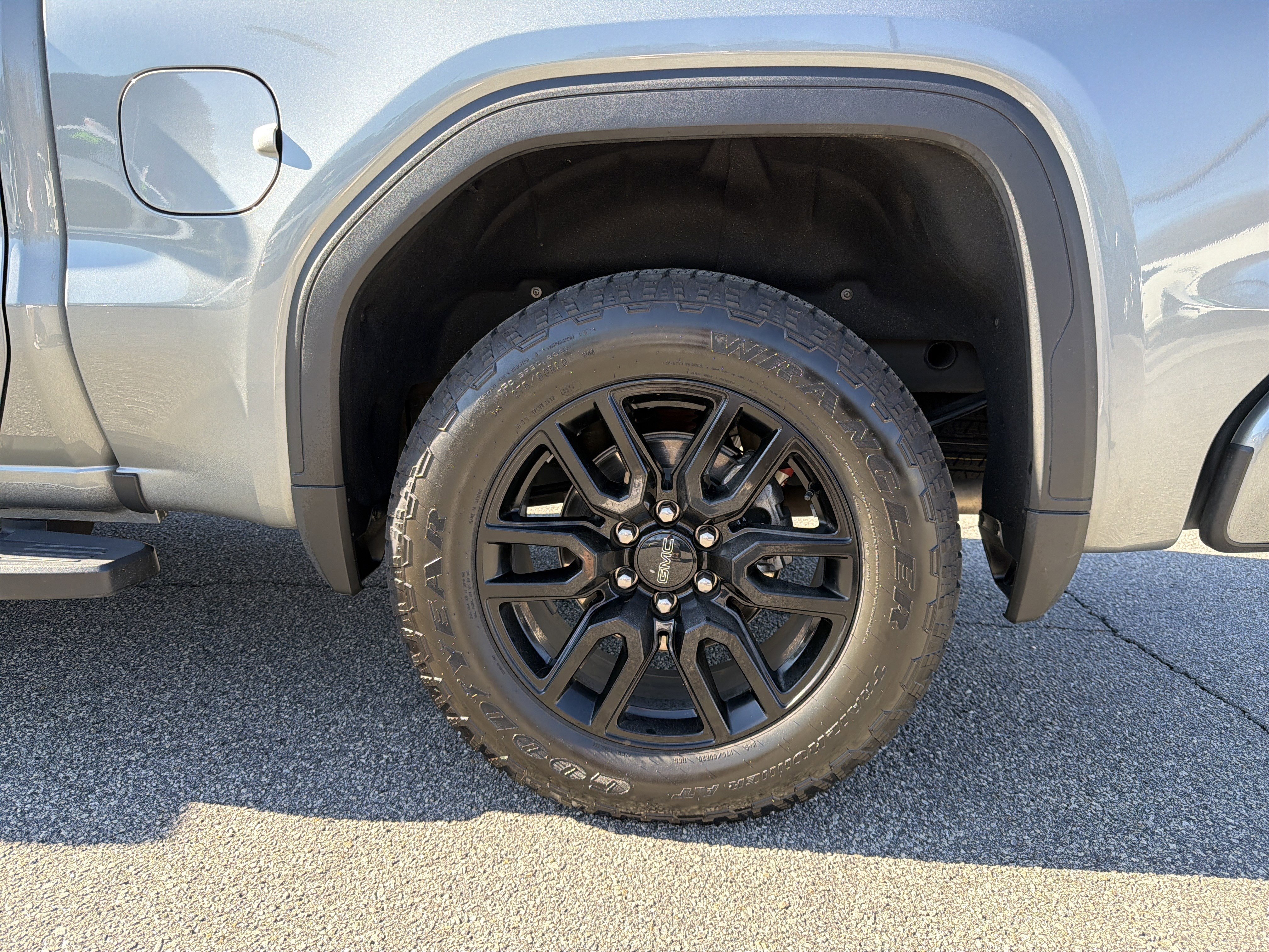 Used 2025 GMC Sierra 1500 Elevation w/ Elevation Premium Package image 31