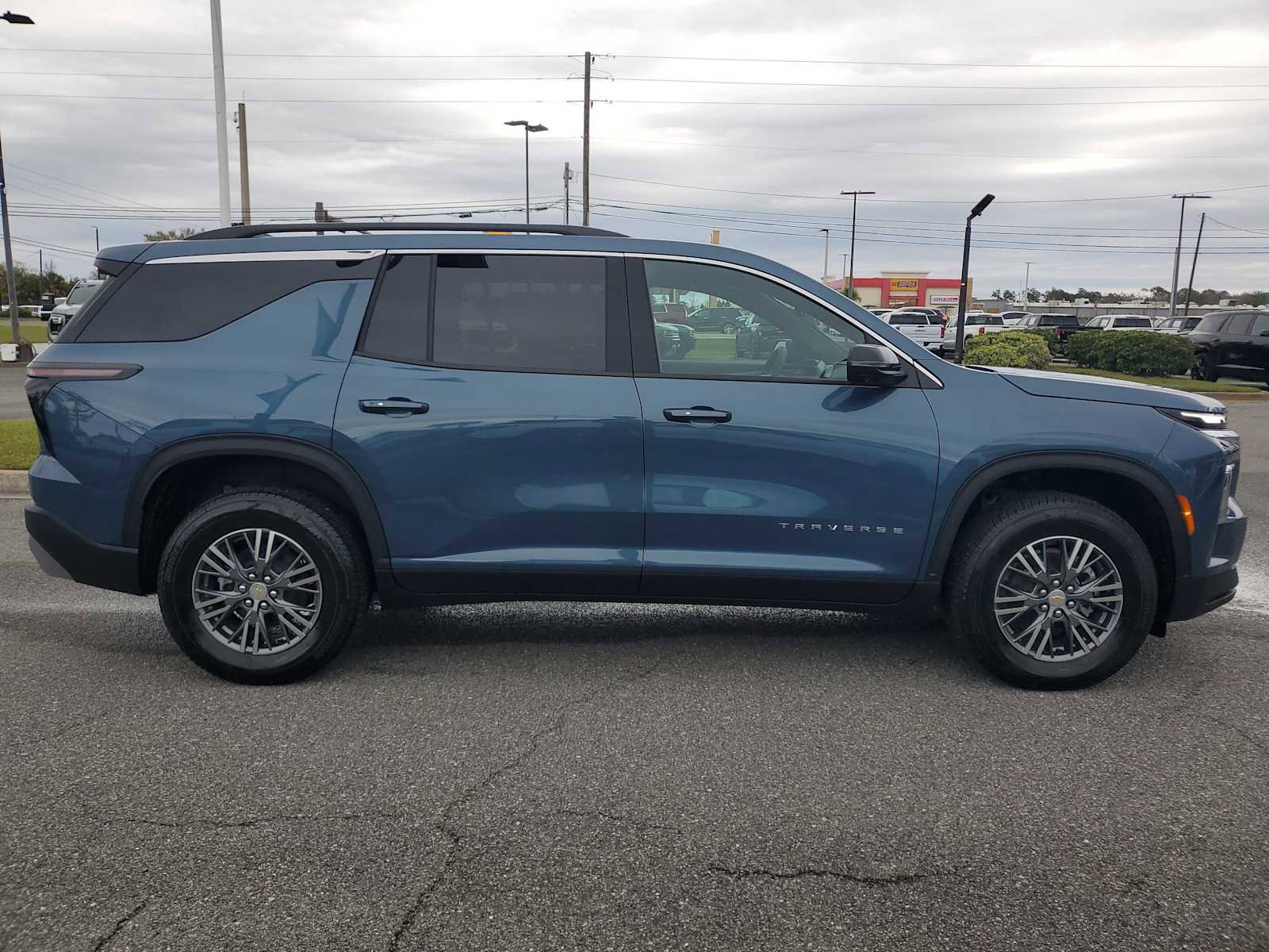 New 2026 Chevrolet Traverse LT w/ Driver Confidence Package image 7