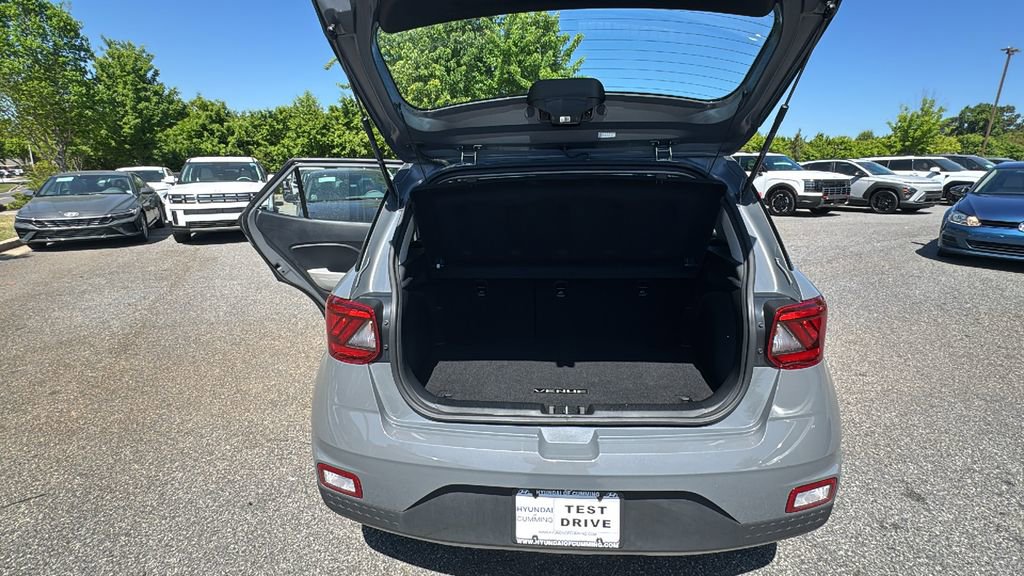 Used 2023 Hyundai Venue SEL w/ Cargo Package image 32