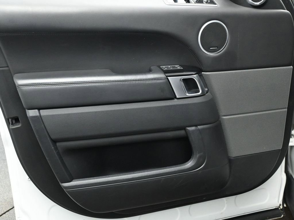 Used 2020 Land Rover Range Rover Sport HST image 10