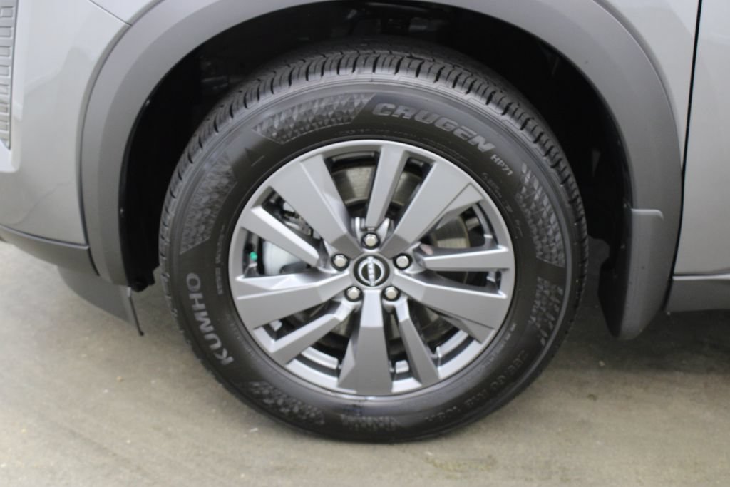 Used 2026 Nissan Pathfinder SV FWD image 27