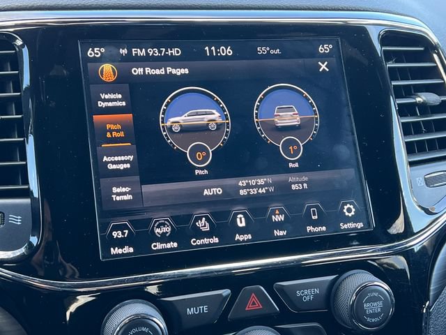 Used 2020 Jeep Grand Cherokee Laredo AWD/4WD image 25