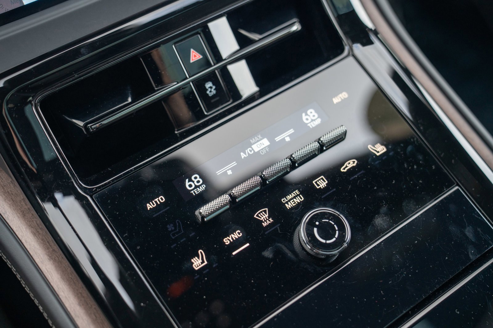 Certified 2025 Porsche Panamera image 18