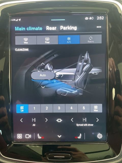 Certified 2025 Volvo XC90 B5 Core image 22