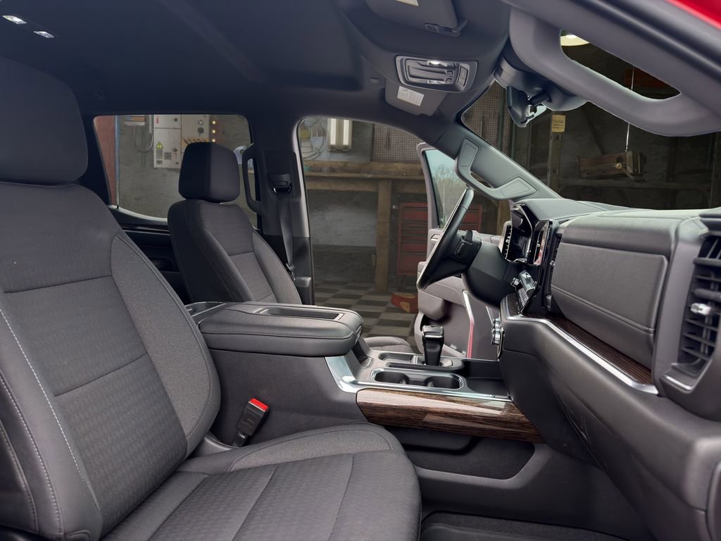 Used 2022 GMC Sierra 1500 Elevation w/ LPO, Elevation Black Package image 14