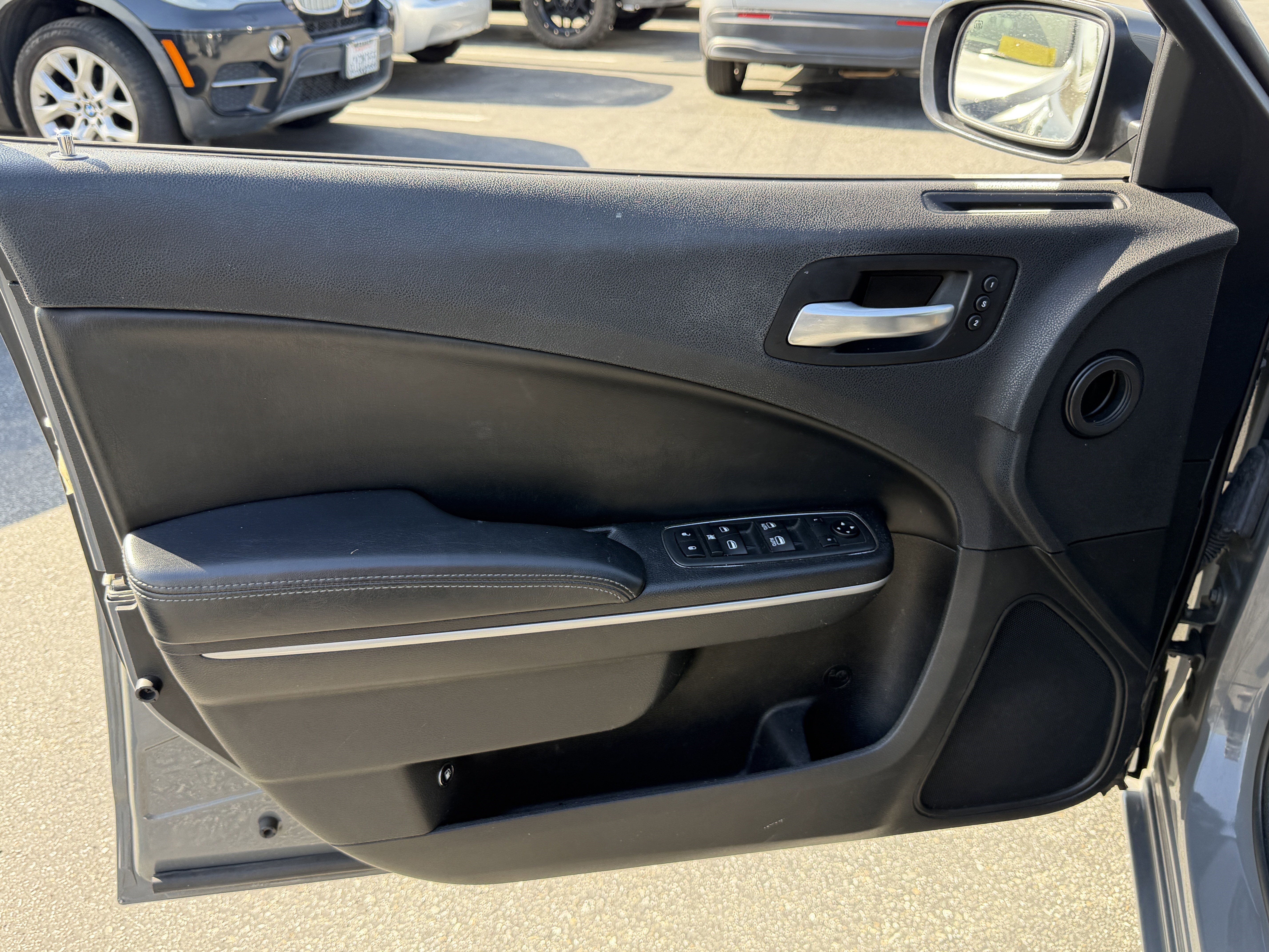 Used 2019 Dodge Charger SXT w/ Leather Interior Group RWD image 10