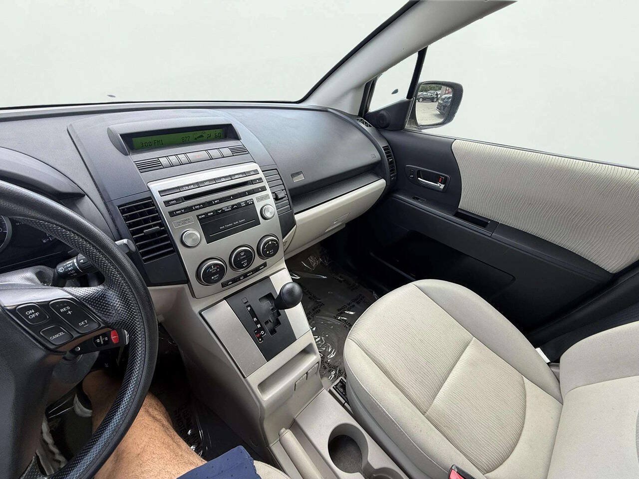 Used 2009 MAZDA MAZDA5 Sport FWD image 19
