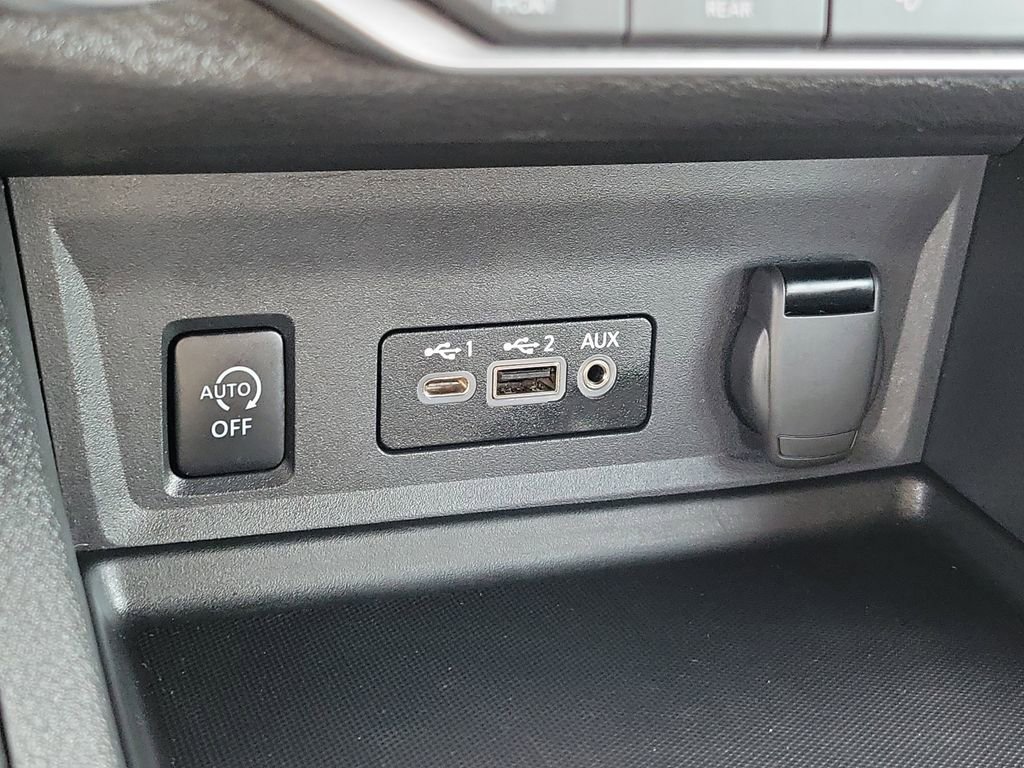 Certified 2025 Nissan Sentra SR image 12