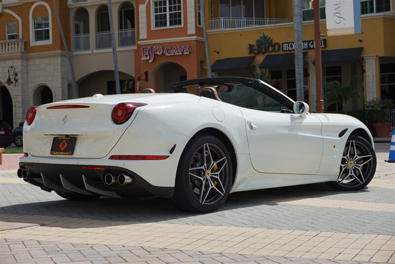 Used 2017 Ferrari California T RWD image 35