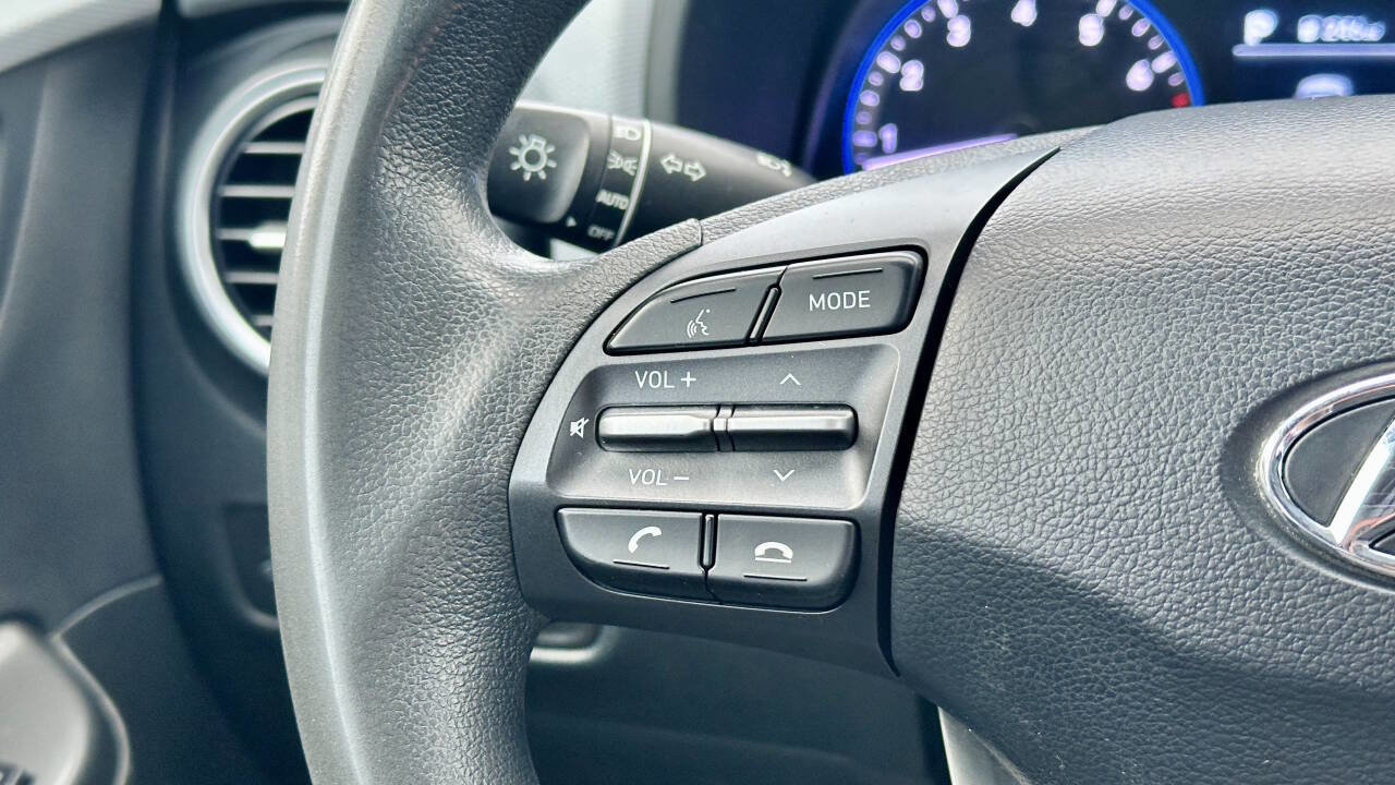 Used 2021 Hyundai Kona SE FWD image 24