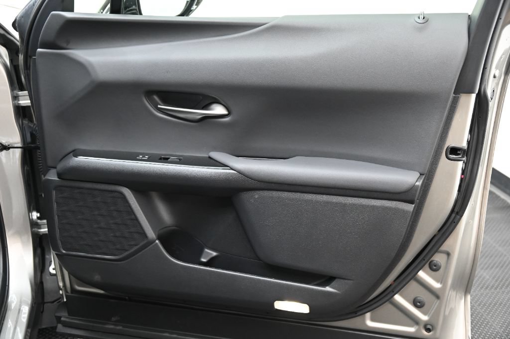 Used 2021 Lexus UX 200 w/ Accessory Package (Z2) FWD image 18