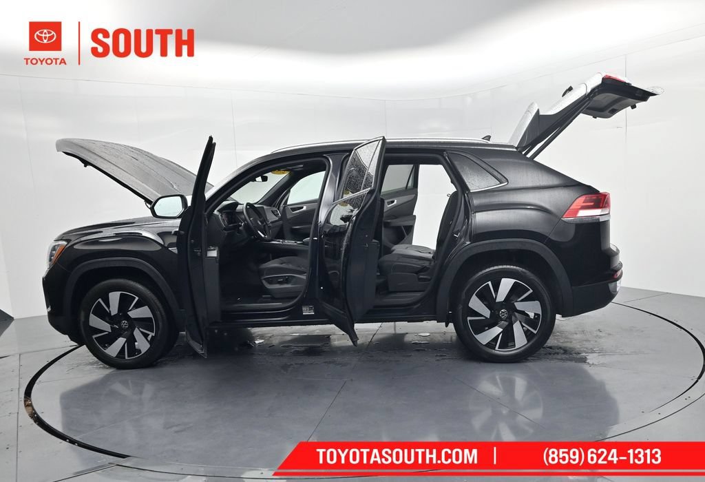 Used 2024 Volkswagen Atlas Cross Sport SE FWD image 67