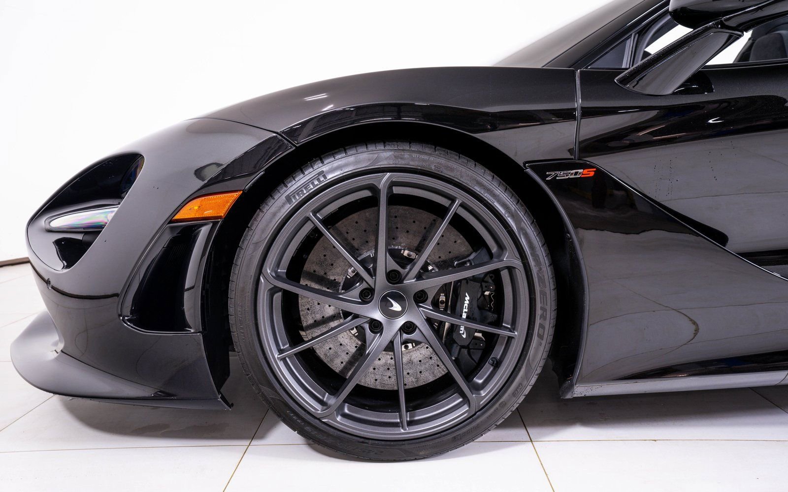 Used 2025 McLaren 750S Spider image 16
