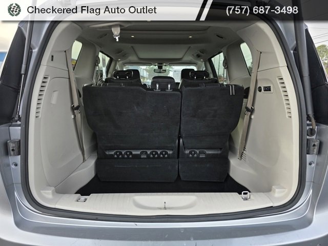 Used 2018 Chrysler Pacifica Limited image 16