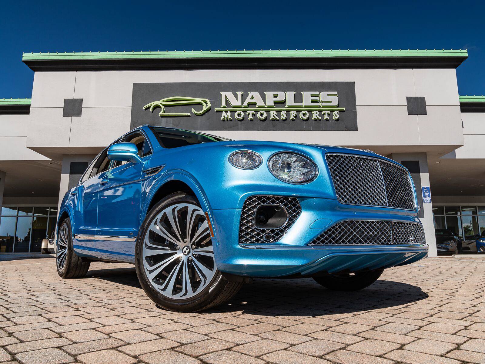Used 2022 Bentley Bentayga AWD/4WD image 10