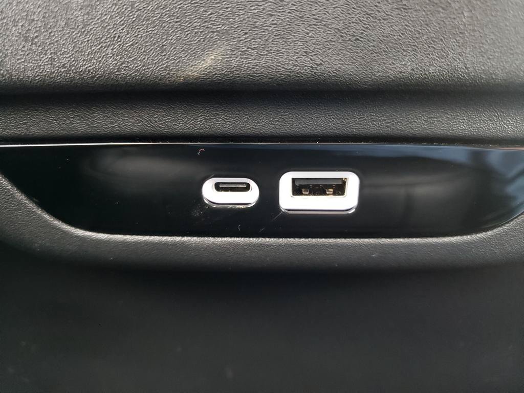 New 2026 Chrysler Pacifica Select AWD/4WD image 14