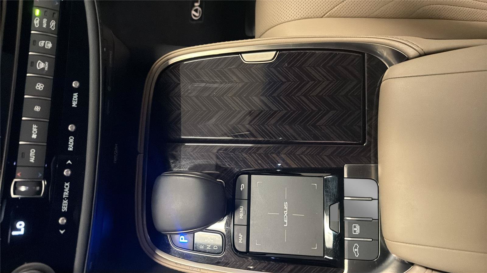 Used 2021 Lexus LS 500 w/ Interior Upgrade Package RWD image 19