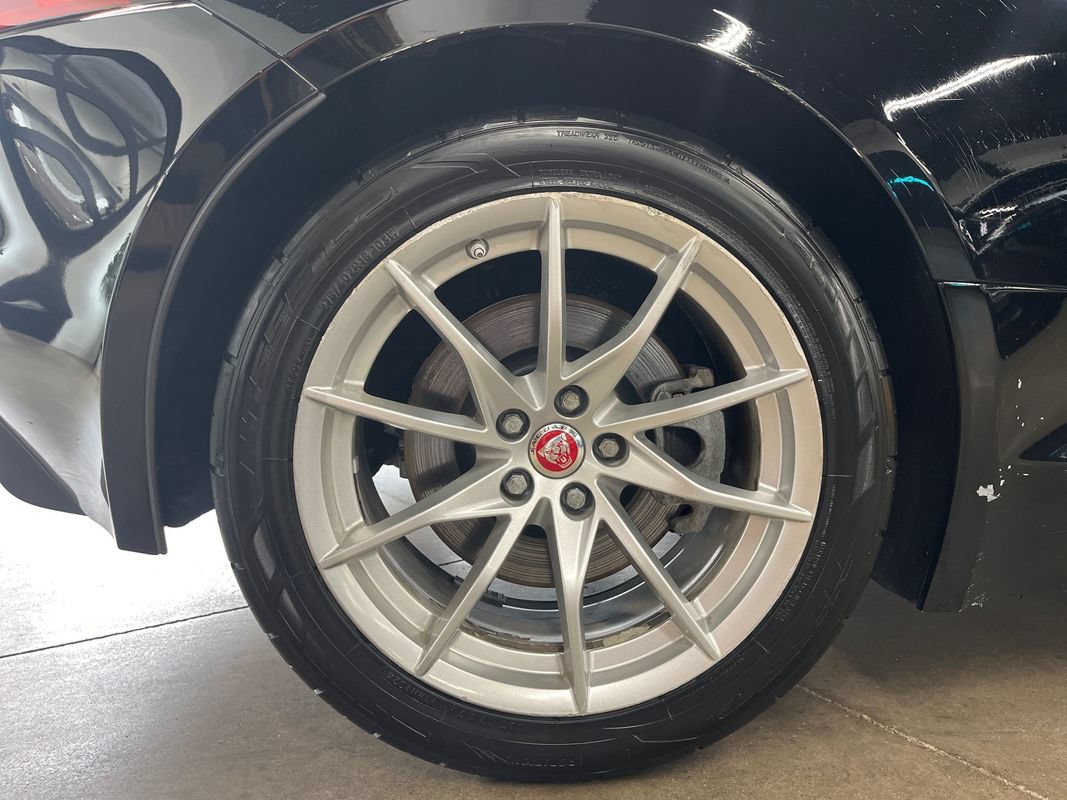 Used 2018 Jaguar F-TYPE Coupe RWD image 29