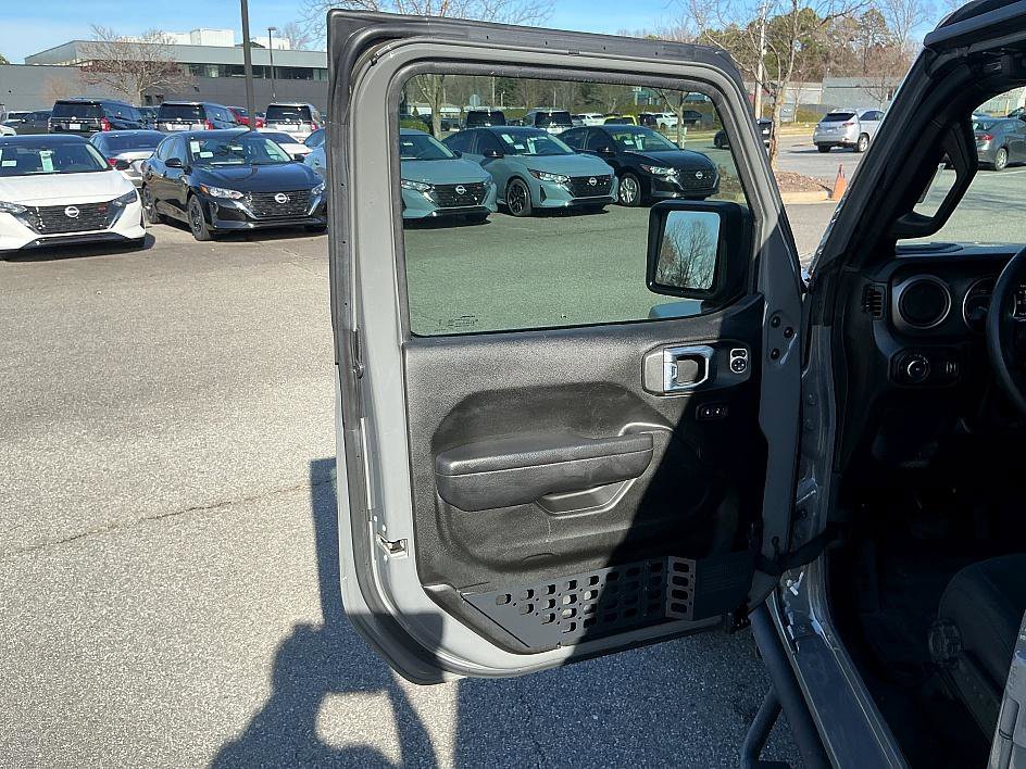 Used 2023 Jeep Wrangler Sport S image 12