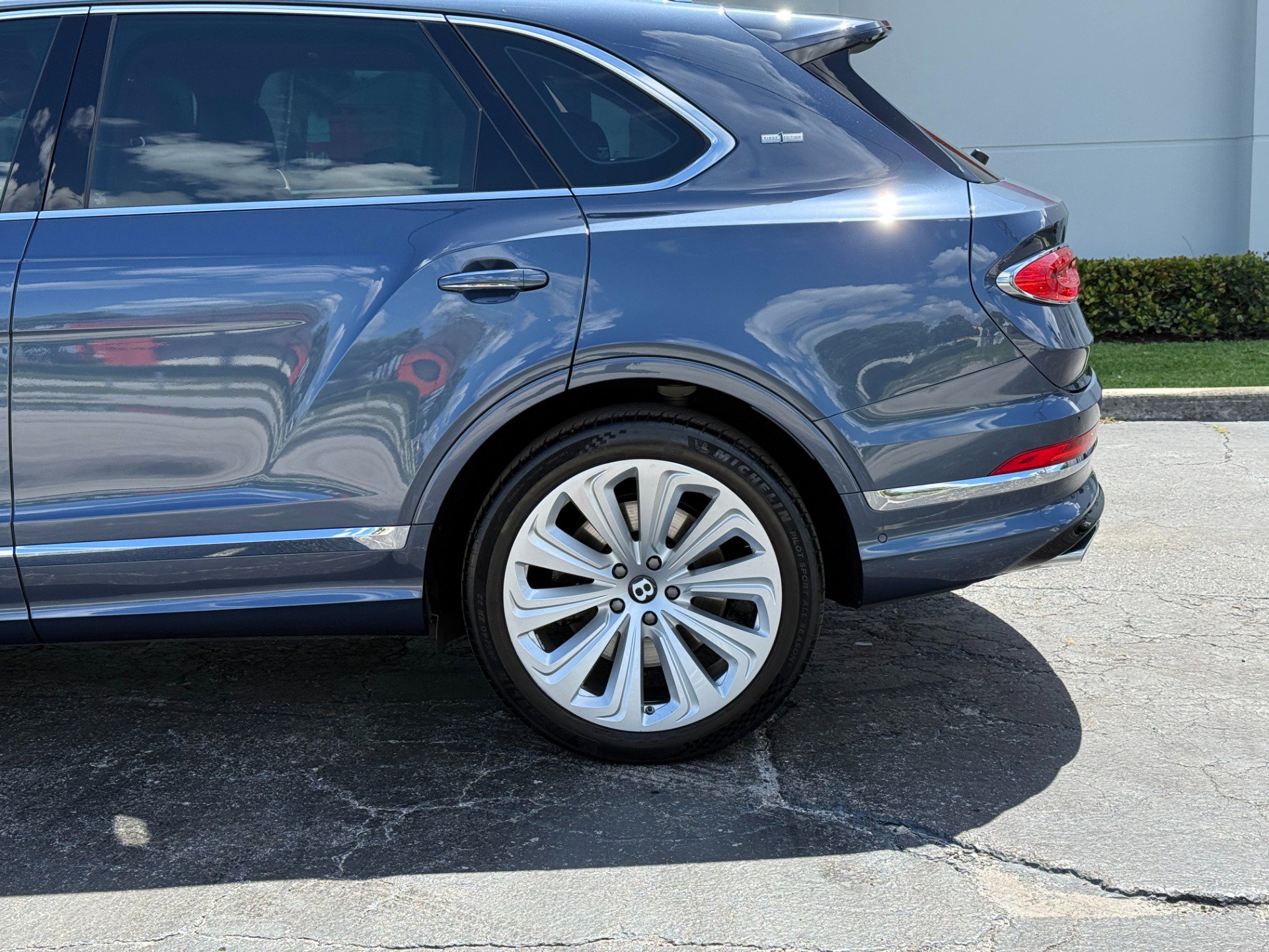 Used 2021 Bentley Bentayga AWD/4WD image 15