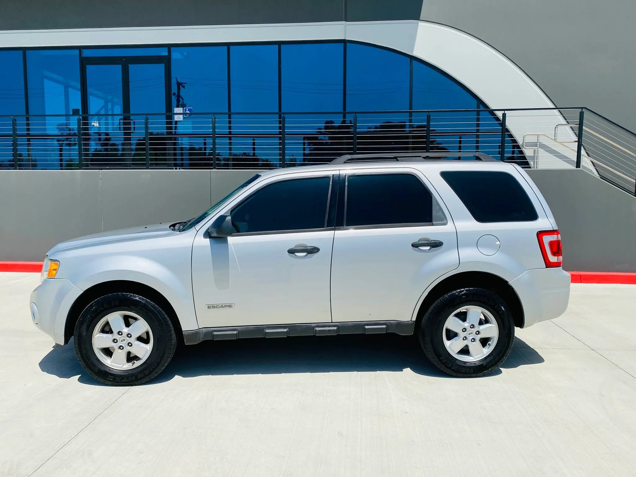 Used 2008 Ford Escape XLS FWD image 5