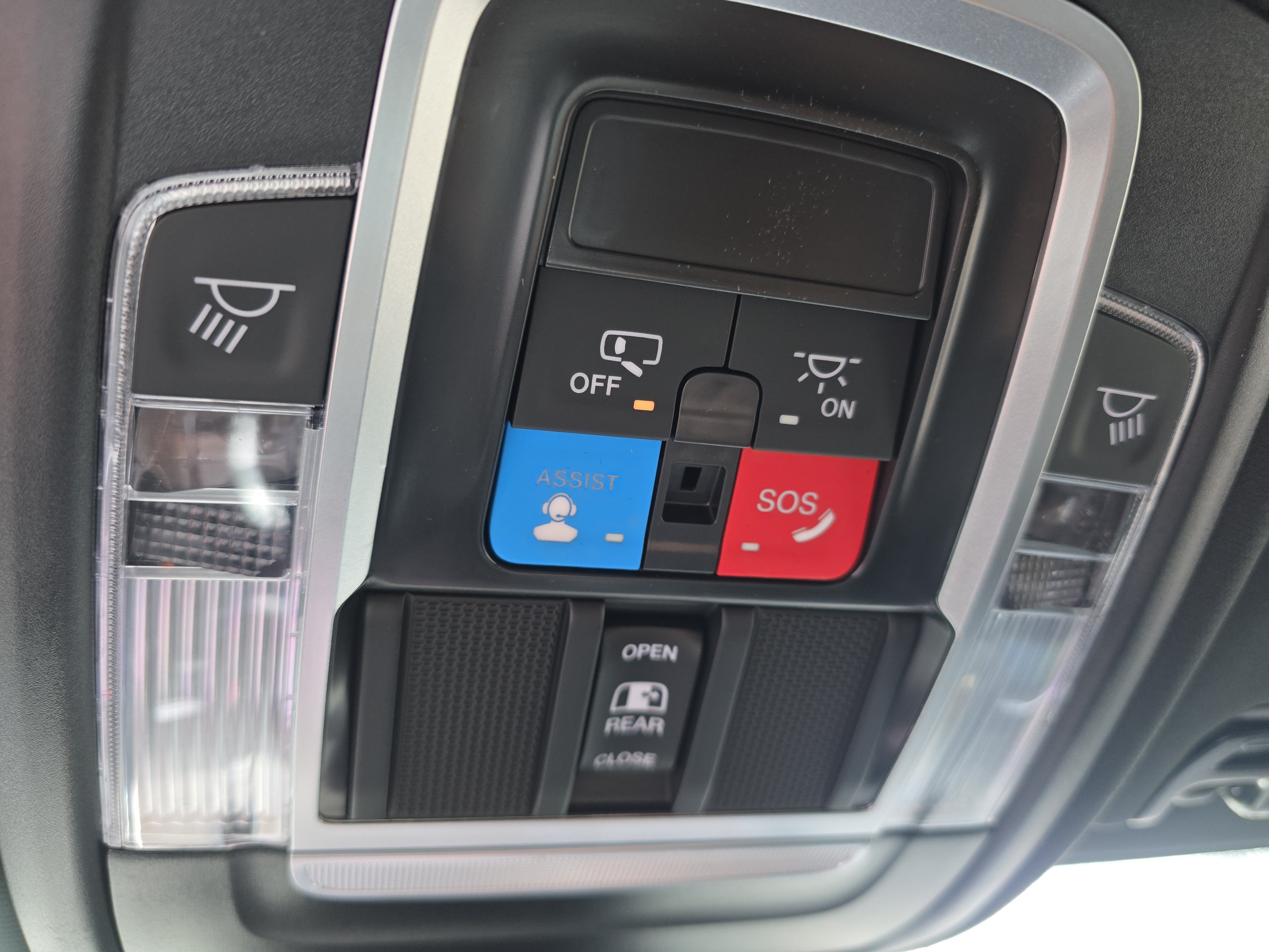 New 2027 RAM 3500 4x4 Crew Cab DRW image 9