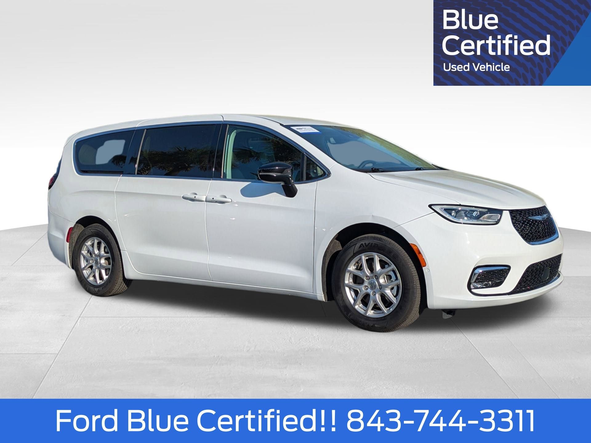 Used 2024 Chrysler Pacifica Touring-L